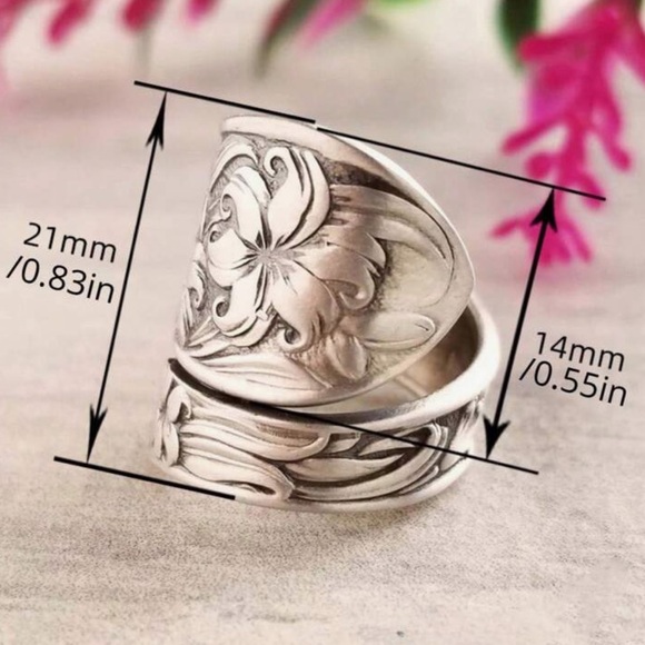 Vintage Spoon Ring - Flower Accent Detail - Picture 3 of 8